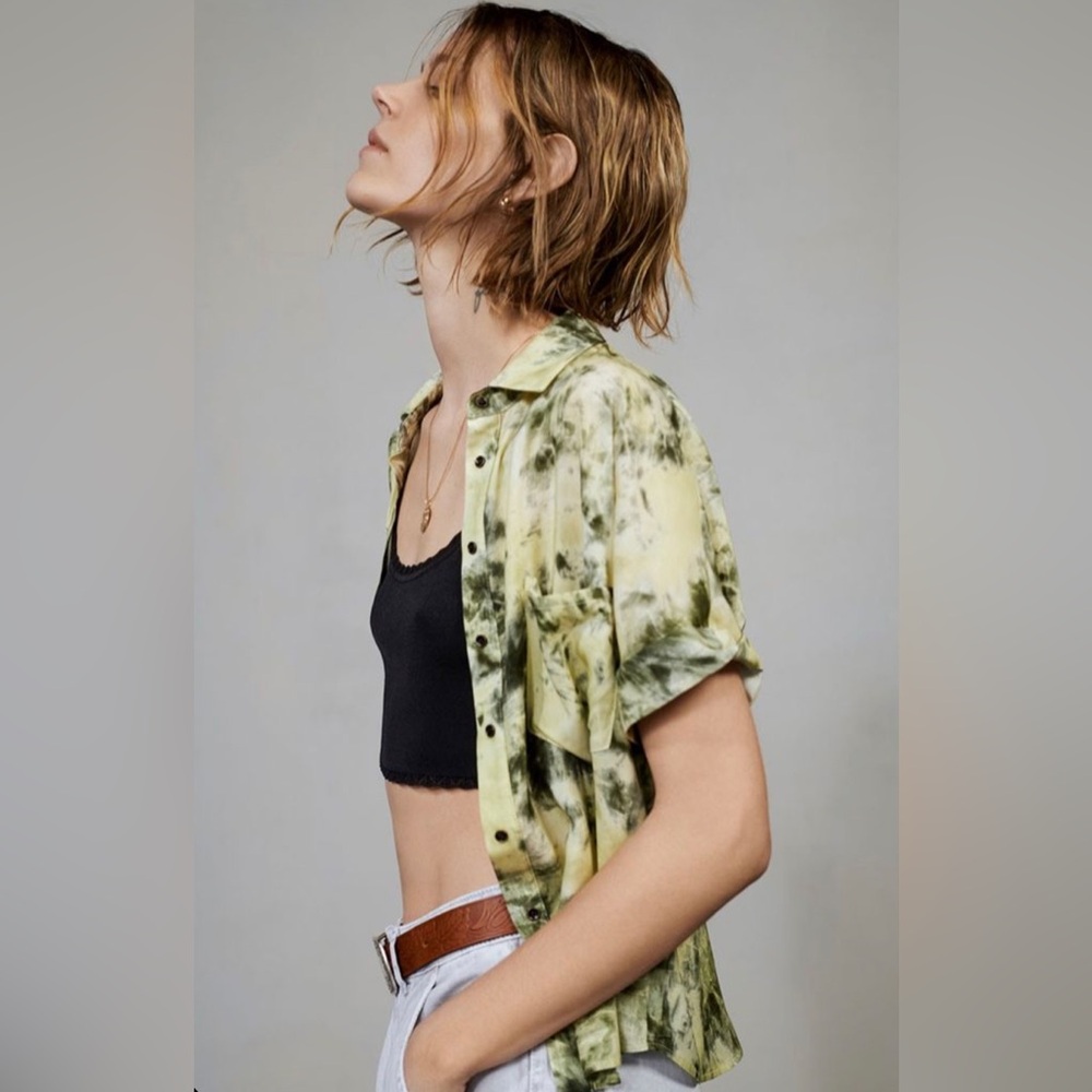 Zara Women's Green and Khaki Shirt | Size: XSmall